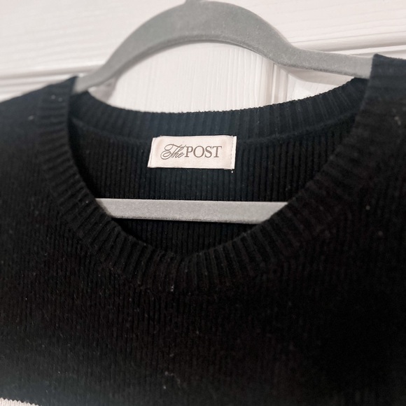 The Post, Color Block Sweater - Picture 2 of 4